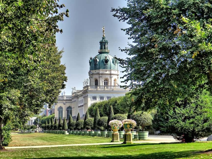 Berlin: Charlottenburg Palace & Gardens Ticket & Audio Tour - The Old Palace and its royal rooms