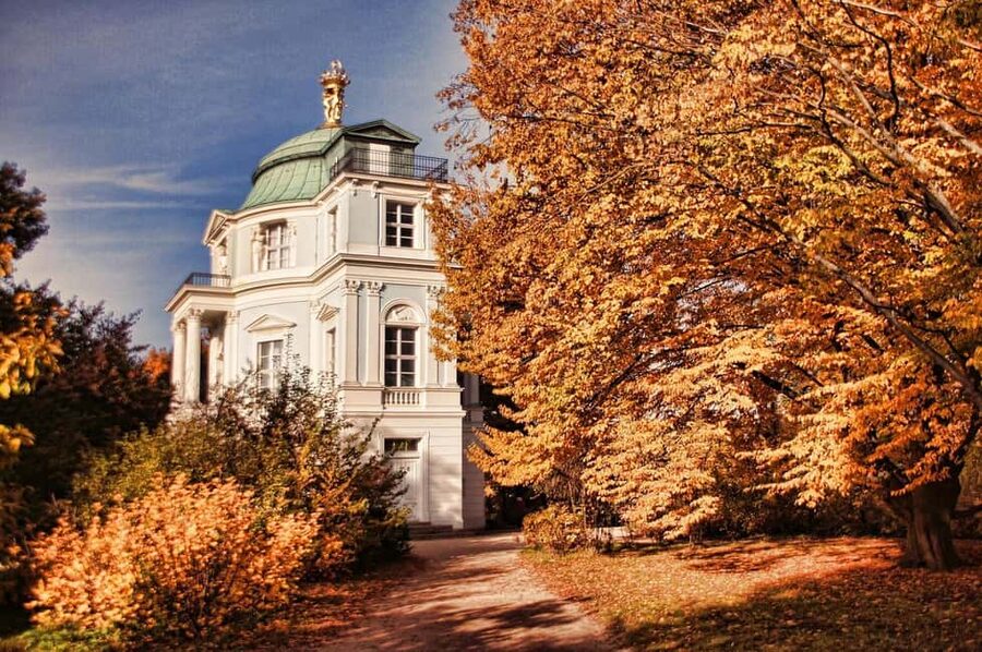 Berlin: Charlottenburg Palace & Gardens Ticket & Audio Tour - Practical plan for a smooth three-hour visit