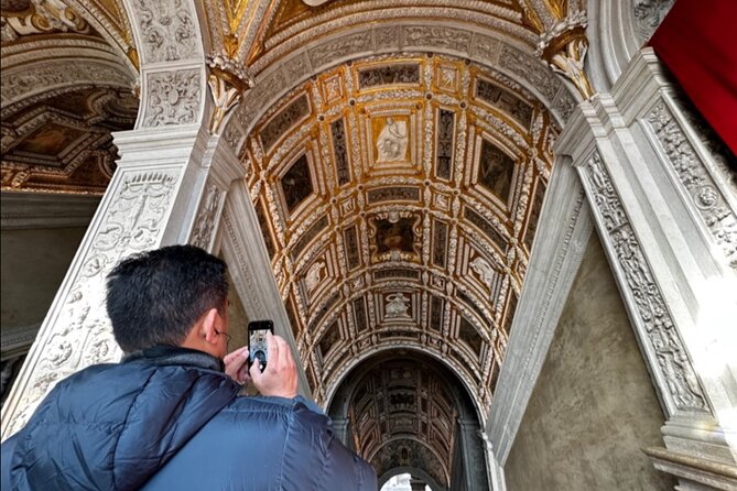 Best Of Venice: Saint Mark's Basilica, Doges Palace with Guide and Gondola Ride - St. Mark’s Basilica and the question of priority entry