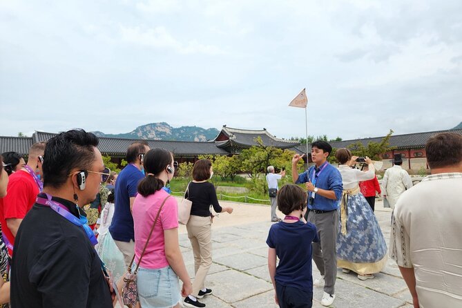 Best Seoul City Tour (Gyeongbokgung Palace,Insadong,Namsan Tower) - The National Folk Museum and a questionable ginseng stop