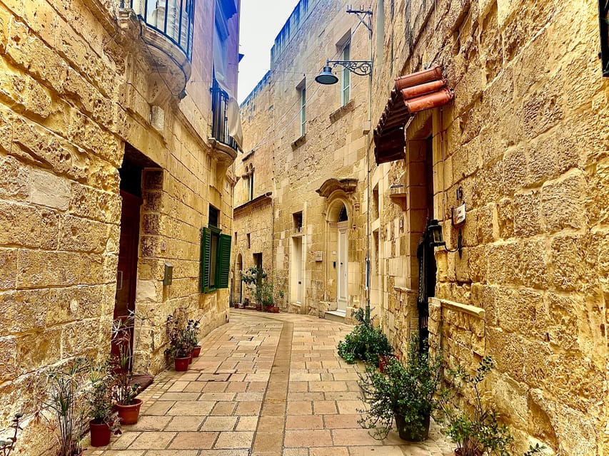 Birgu: 3 Cities Walking Tour With Inquisitors Palace Entry - The Inquisitor’s Palace, the tour’s main indoor visit