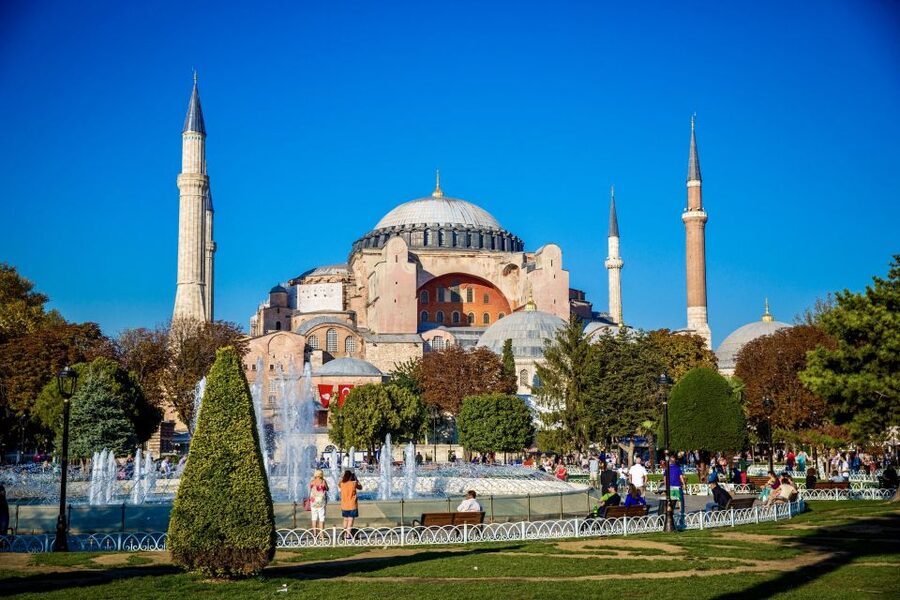 Blue Mosque, Topkapı Palace and Harem Guided Tour - Who should book this Istanbul tour?