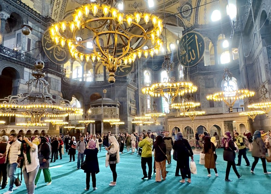 Blue Mosque, Topkapı Palace and Harem Guided Tour - The Blue Mosque and its surviving blue tiles