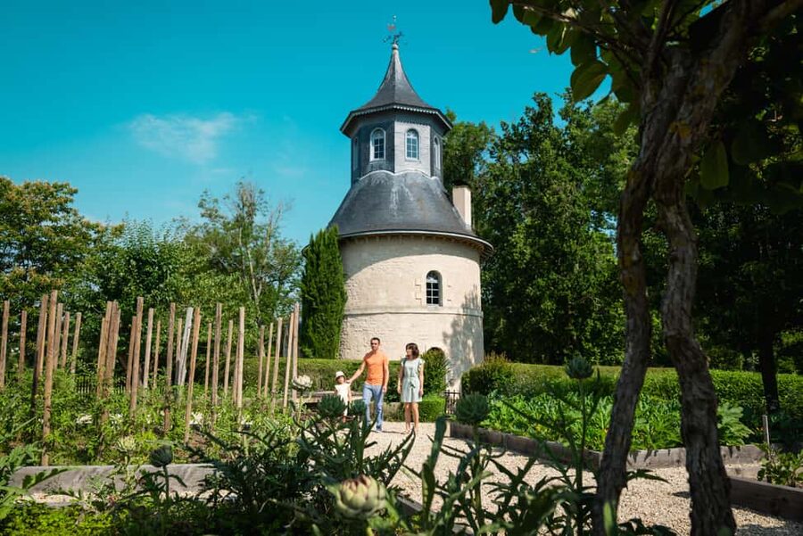 Bordeaux: Visit to Château de Reignac and prestige tasting - Starting at 38 Chemin de Reignac