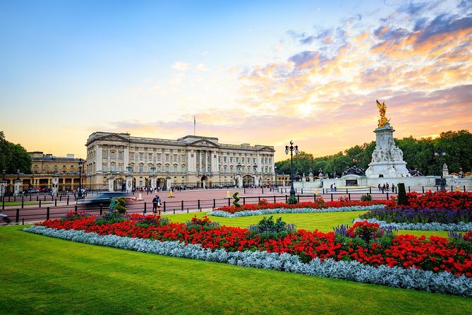 Buckingham Palace & Afternoon Tea Sightseeing Tour with PG Tips - Three London experiences packed into one afternoon