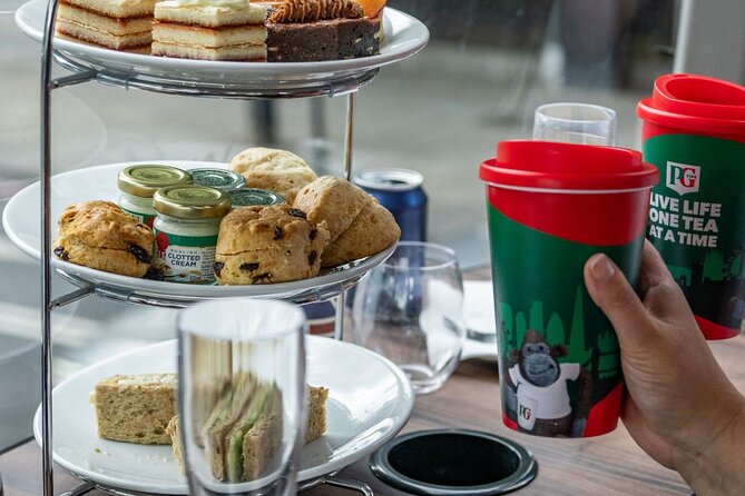Buckingham Palace & Afternoon Tea Sightseeing Tour with PG Tips - Afternoon tea on the PG Tips tea bus