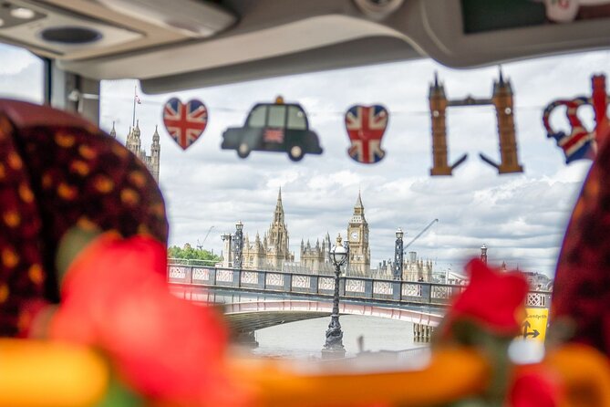 Buckingham Palace & Afternoon Tea Sightseeing Tour with PG Tips - The walk from Victoria Station to the palace