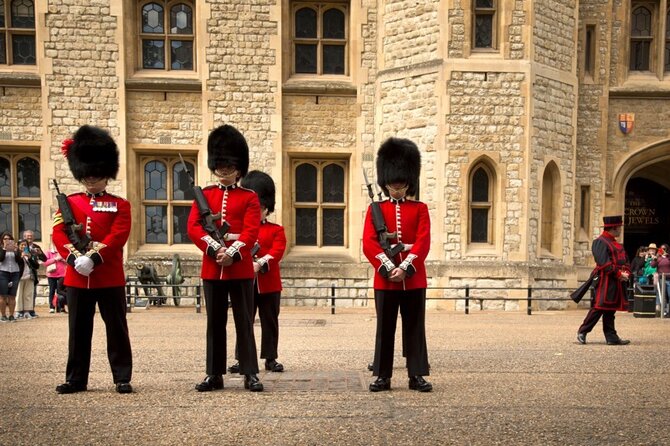 Buckingham Palace & Changing of the Guard Experience - Westminster Abbey and the end near Westminster
