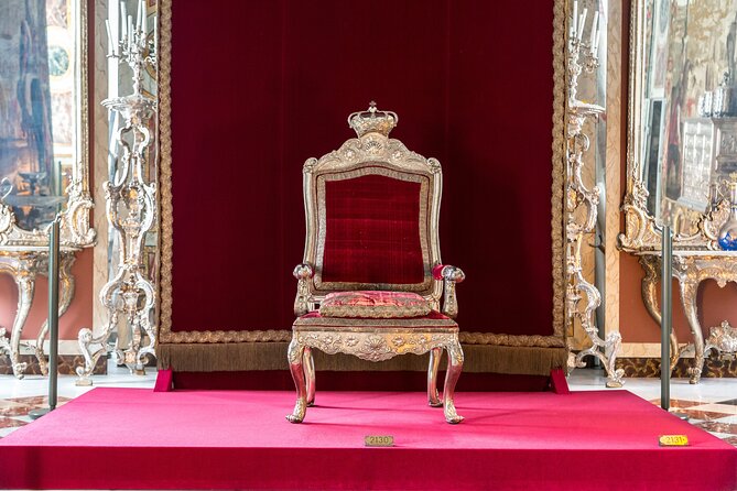 Buckingham Palace Exterior and Royal History Private Tour - Who will get the most from this tour