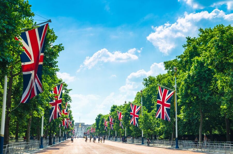 Buckingham Palace & Windsor Castle: Full-Day Tour - Buckingham Palace and the 19 State Rooms
