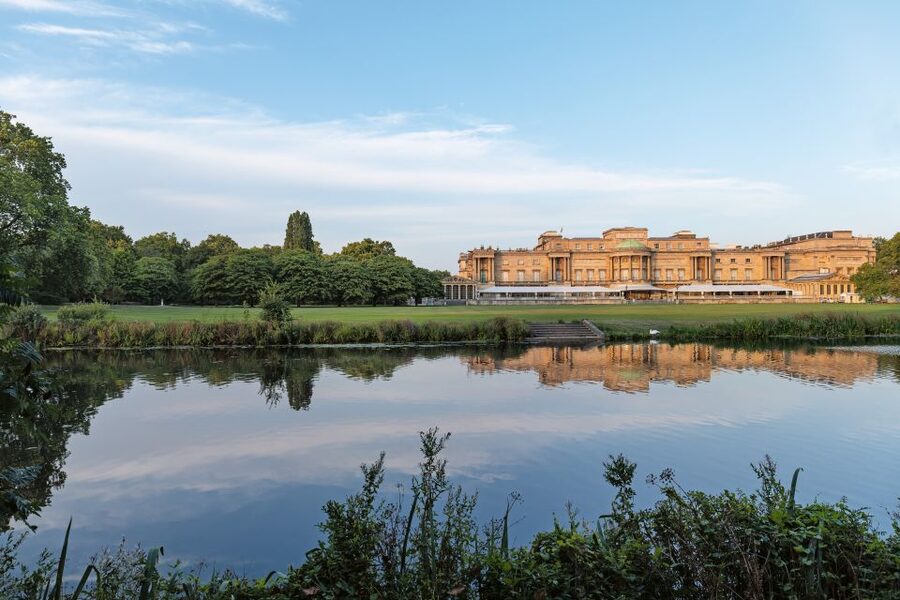 Buckingham Palace & Windsor Castle: Full-Day Tour - The coach ride to Windsor Castle
