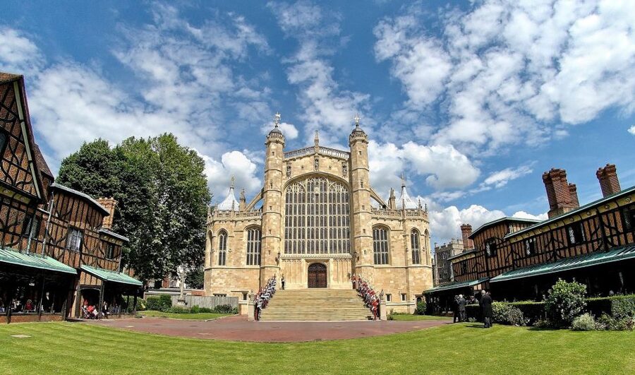 Buckingham Palace & Windsor Castle: Full-Day Tour - Windsor Castle, from State Apartments to St George’s Chapel
