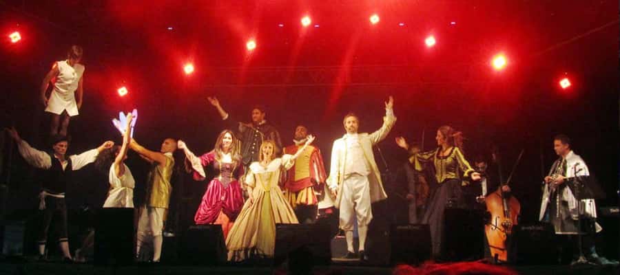 Buenos Aires: Gala Lírica Tickets at Palacio Paz. - The opera is made for nonexperts