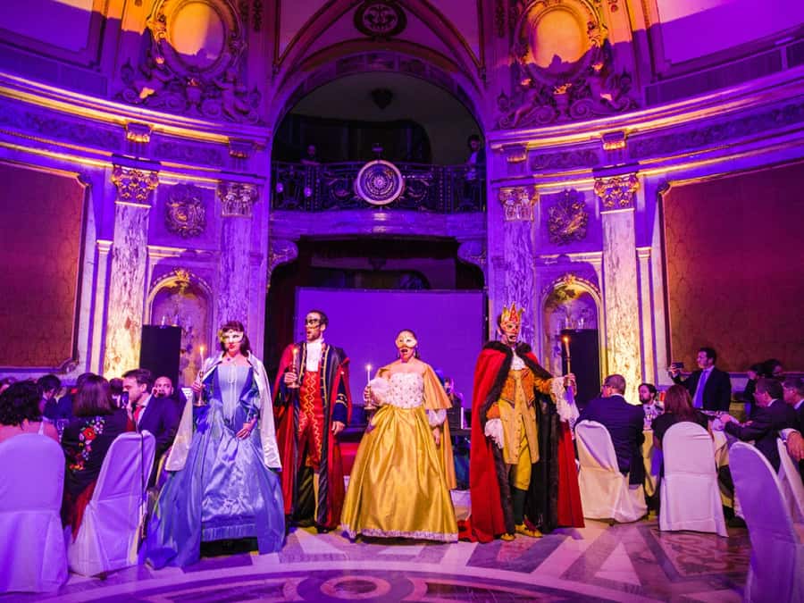 Buenos Aires: Gala Lírica Tickets at Palacio Paz. - Transfer options and arrival planning