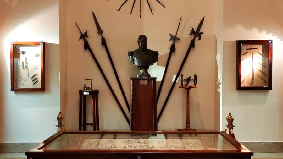 Cairo: Private Tour to Abdeen Palace with transfers. - Entering the palace museums