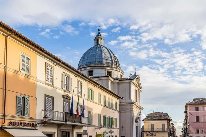Castel Gandolfo: Papal Palace Entry Ticket and Audio Guide - Entering the palace and finding your own pace