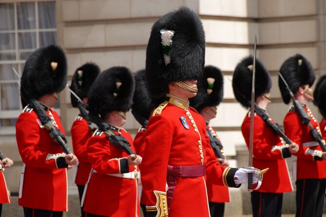 Changing of the Guard at Buckingham Palace Experience - Finding the Old Guard and New Guard