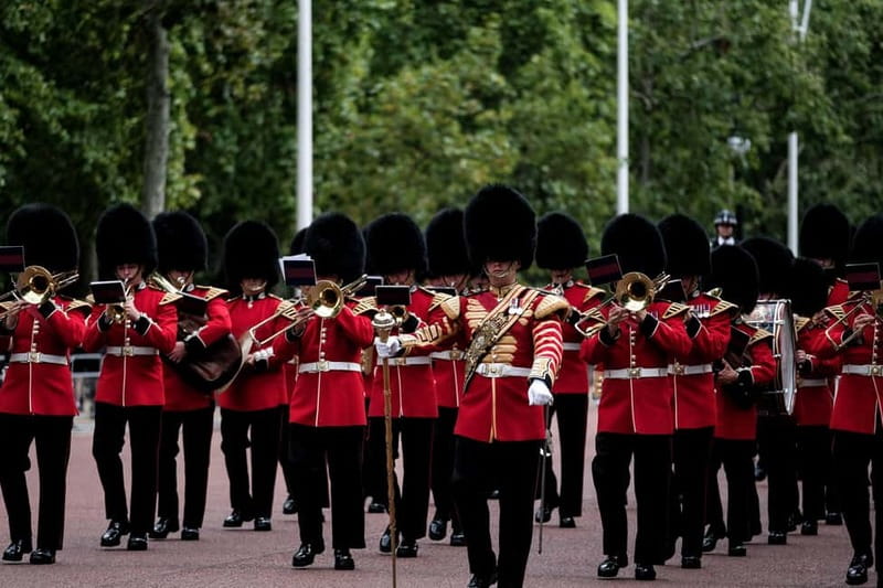 Changing of the Guard at Buckingham Palace Walking Tour - Why this Changing of the Guard walk works