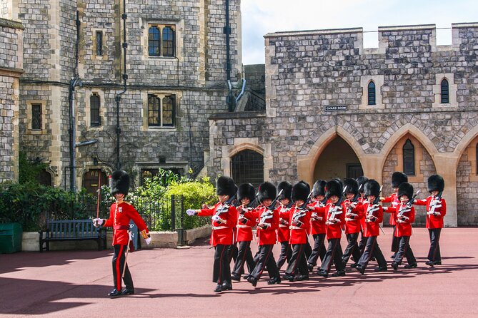 Changing of the Guard Guided Tour at Buckingham Palace - What you see at Buckingham Palace