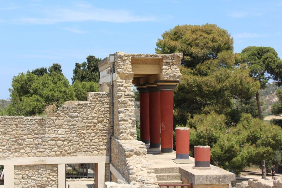 Chania to Knossos Palace- Heraklion City Private Guided Tour - Heraklion’s 2.5 hours: museum, old streets, or port