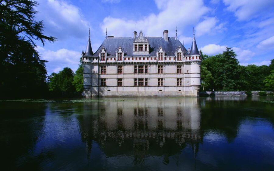 Château of Azay-le-Rideau Entry Ticket - Who will enjoy Azay-le-Rideau most?