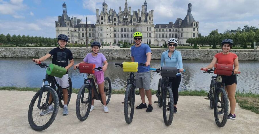 Chateaux de la Loire cycling ! - Forest riding near Chambord