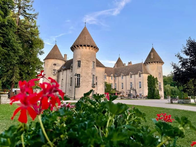 Check out the Château de Savigny museums: planes, cars, motorcycles... - More than 200 motorcycles, from 1903 to 1960