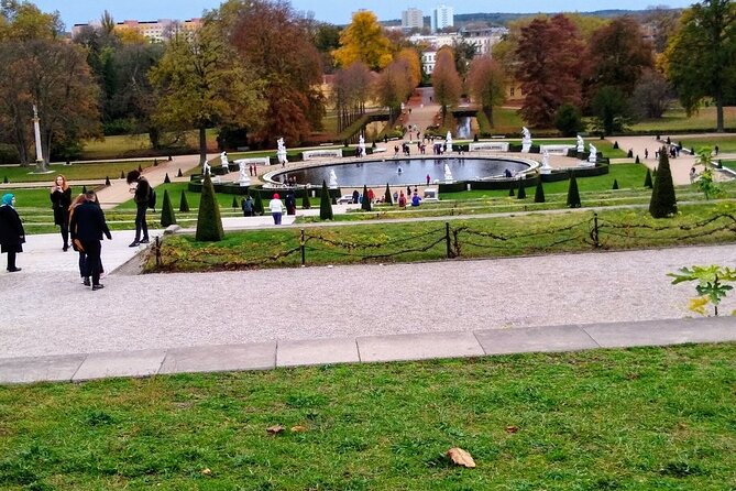 City and Palaces Tour Potsdam - Stadt- und Schloesserrundfahrt Potsdam - The hop-on, hop-off format