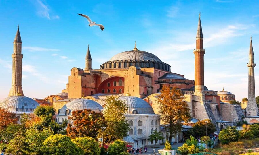 Combo: Hagia Sophia+Basilica Cistern Optional Topkapi Palace - Blue Mosque: free entry with useful context