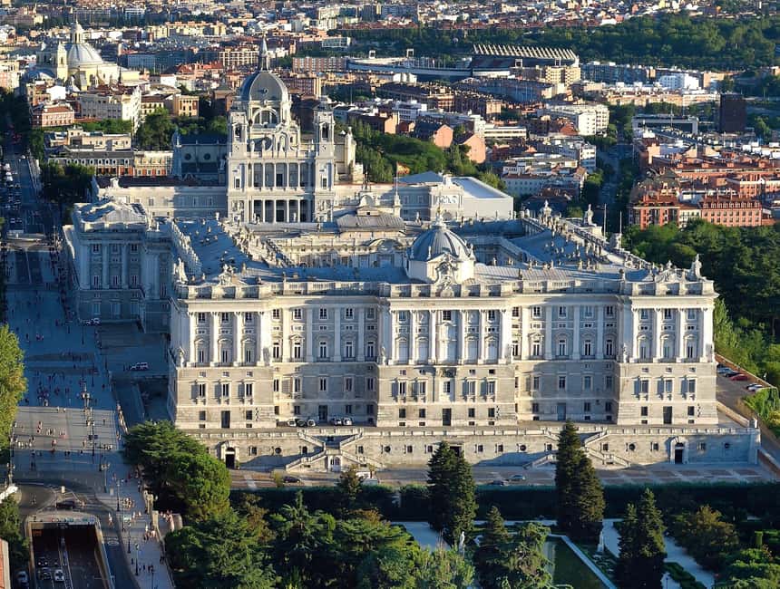 Complete Madrid: Hapsburgs, Palace and Almudena Cathedral - Calle Mayor and the short walk through Madrid de los Austrias