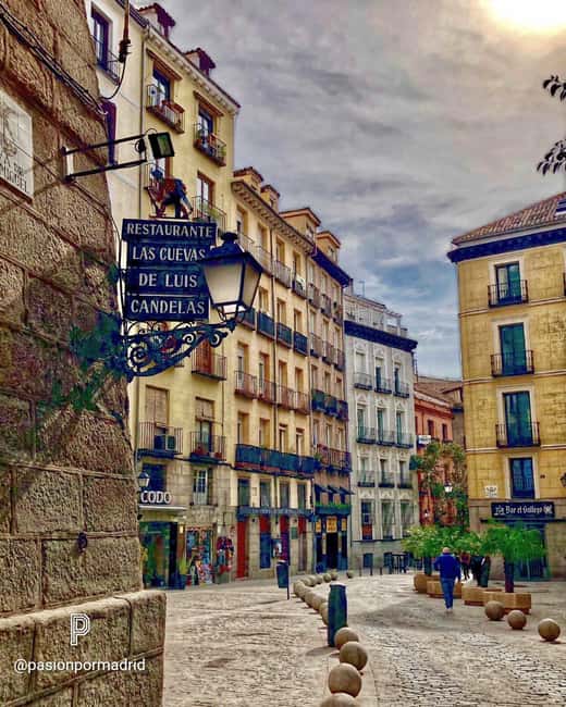 Complete Madrid: Hapsburgs, Palace and Almudena Cathedral - Plaza de Oriente and the Royal Theater