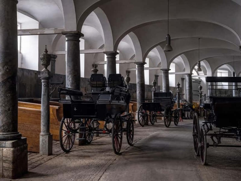 Copenhagen: Christiansborg Palace Entry Ticket - Christiansborg Chapel and the Sunday detail