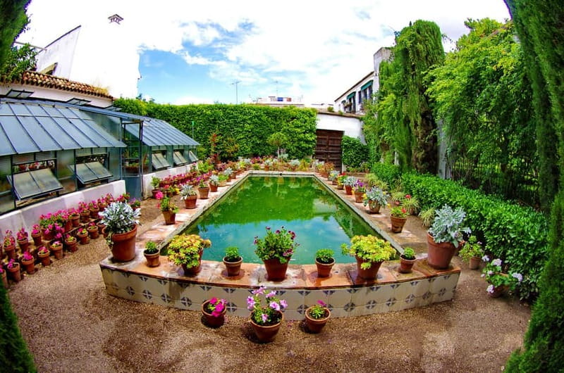 Córdoba: Viana Palace Courtyards Guided Tour - Key Points Before You Book