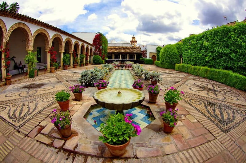Córdoba: Viana Palace Courtyards Guided Tour - The Domestic Patios Near the Kitchen