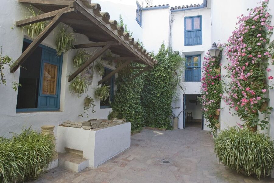 Córdoba: Viana Palace Gardens and Patios Entry Ticket - Why Viana Palace is more than a pretty garden