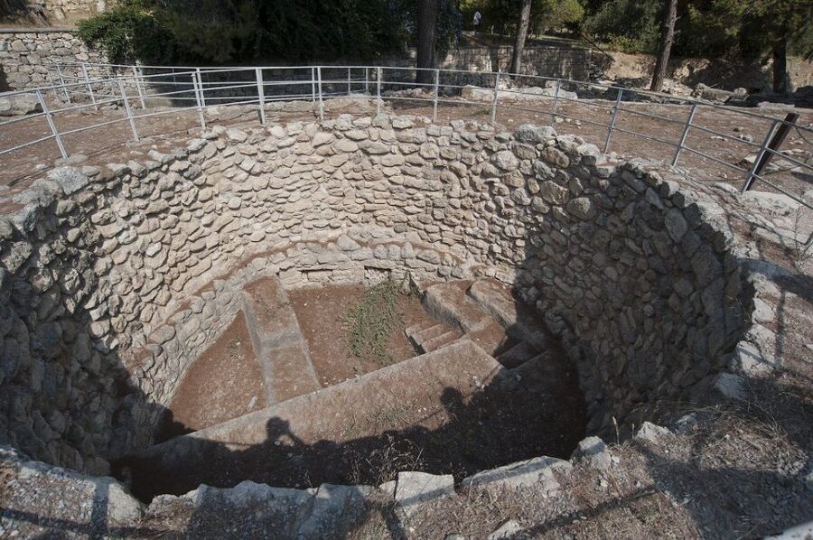 Crete: Knossos Palace and Lassithi Plateau Day Tour - Who should book this tour?
