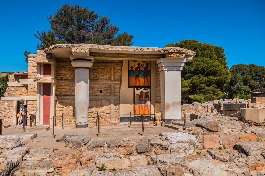 Crete: Knossos Palace Entry Ticket with Optional Audio Guide - Exploring the palace in a sensible order