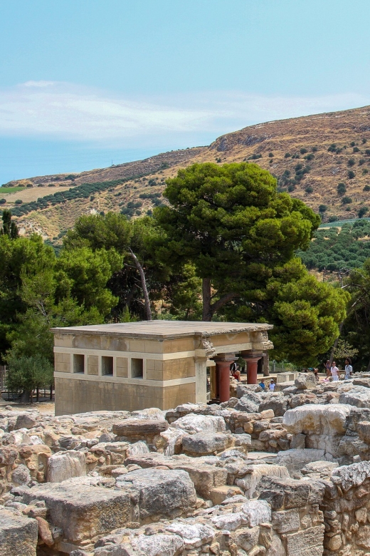 Crete: Knossos Palace & Heraklion Guided Tour - Early pickup and the ride toward Heraklion