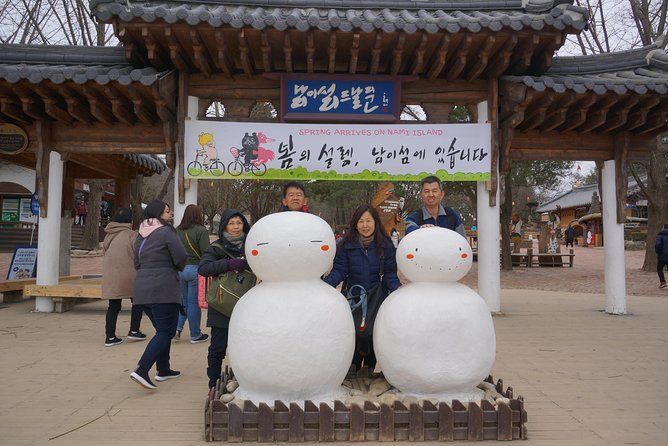 Customized Private Seoul tour: Palace, Market etc(Airport Option) - N Seoul Tower and Gangnam’s Starfield COEX Mall