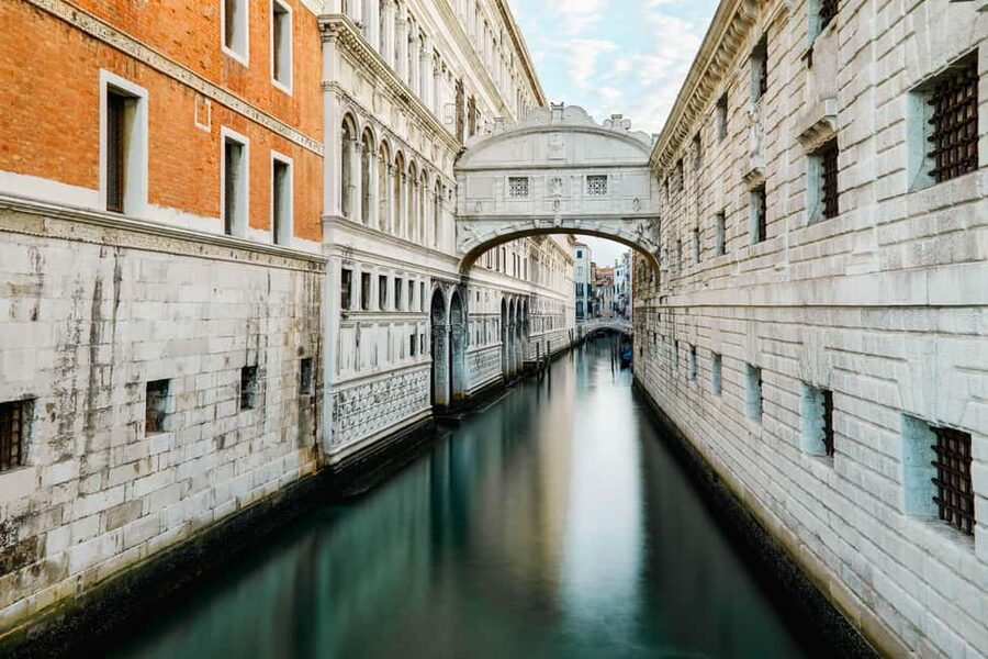 Doge's Palace, Bridge of Sighs & Prison Skip-the-Line Tour - Fast entry at St. Mark’s Square