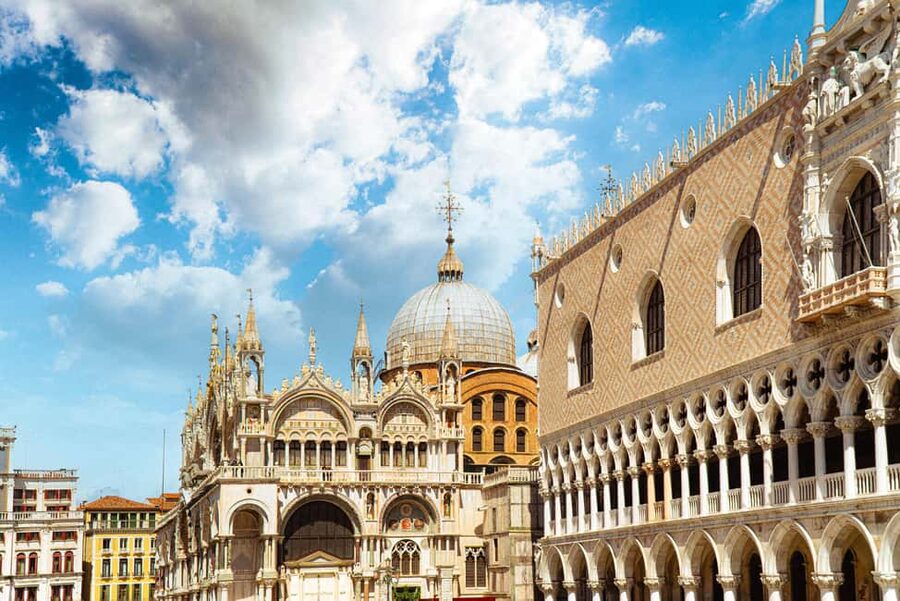 Doge’s Palace, New Prisons & St. Mark’s Basilica Guided Tour - Doge’s Palace: power behind the painted walls