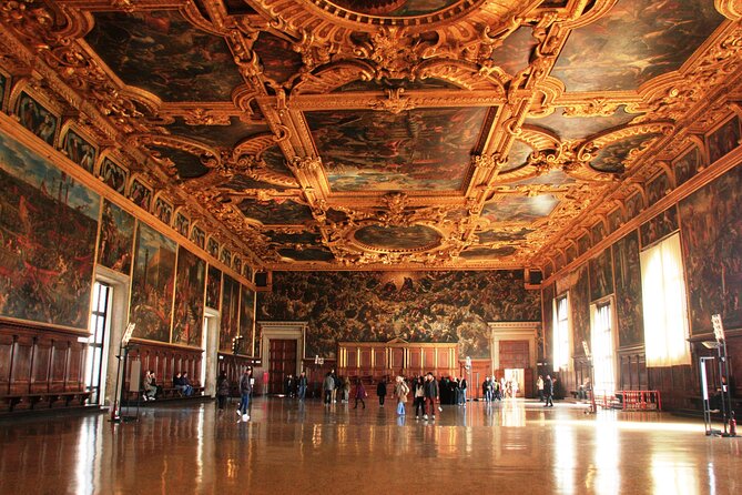Doge's Palace small group or private tour with a local guide - Key points to know before you book