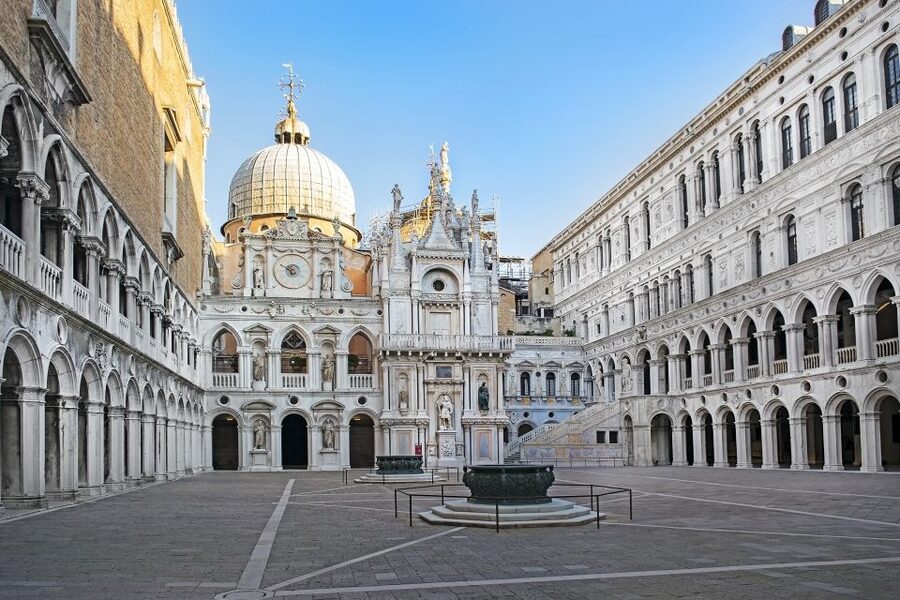 Doge's Palace small group or private tour with a local guide - What the $74 price includes