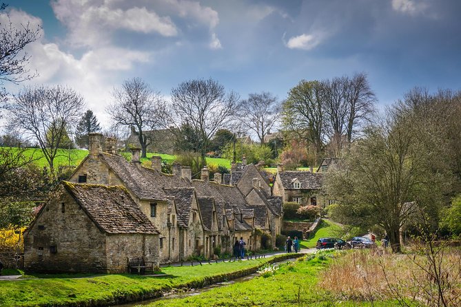 Downton Abbey Village, Blenheim Palace and Cotswolds Day Trip from London - Price, comfort, and what the day is worth
