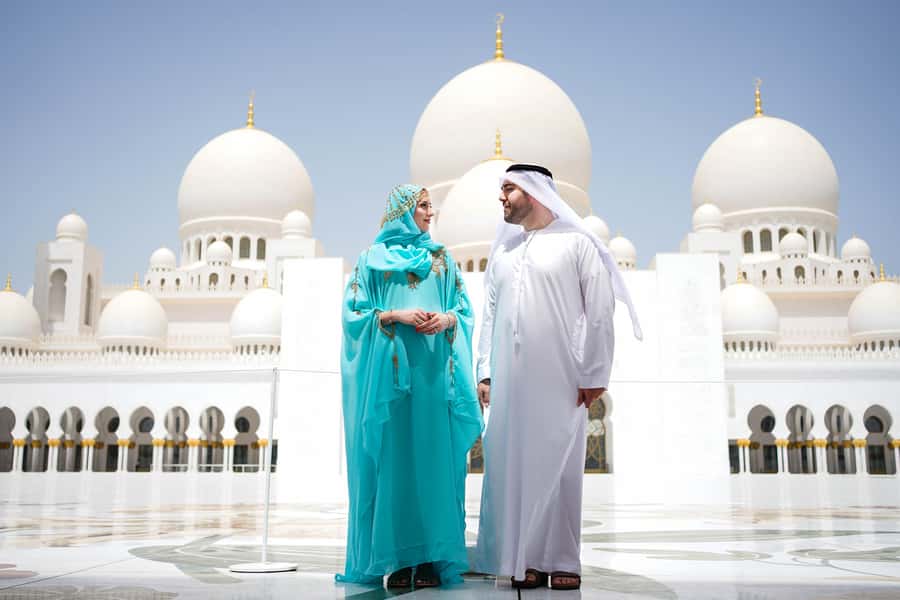 Dubai: Abu Dhabi Day-Trip Grand Mosque, Royal Palace & Lunch - Sheikh Zayed Mosque: allow 90 minutes for the big entrance