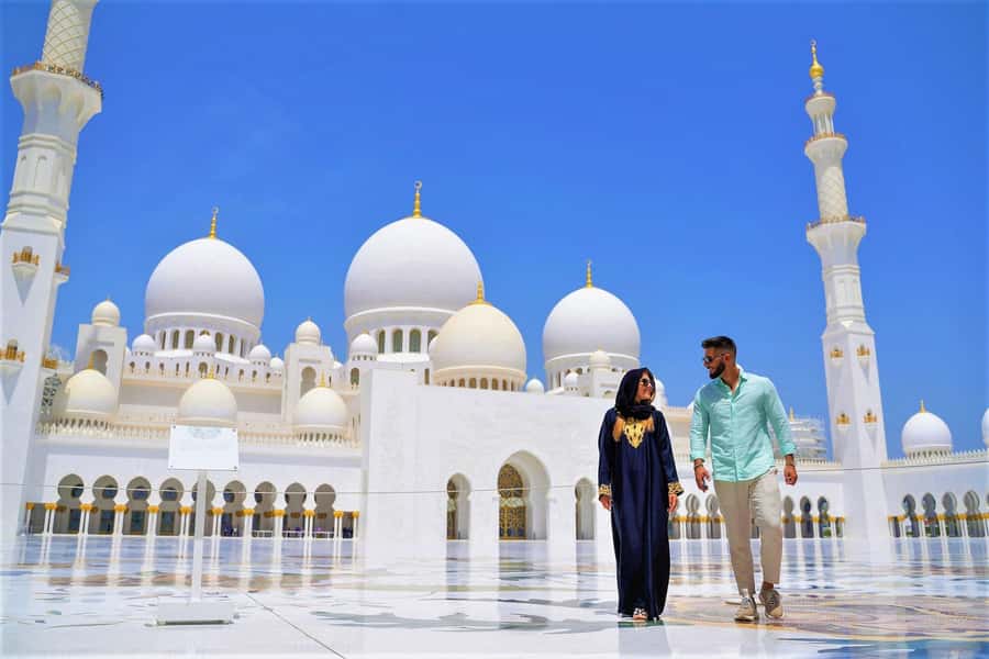 Dubai: Abu Dhabi Grand Mosque, Palace, and Heritage Village - The driver can make or break the day