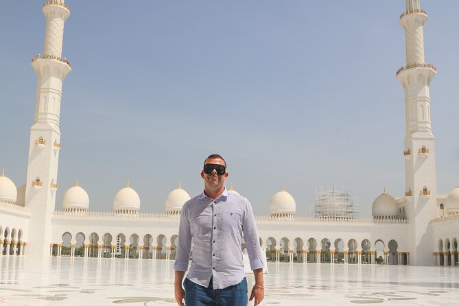 Dubai to Abu Dhabi Day Trip: Grand Mosque, Palace & Etihad Towers - Five things to know before booking