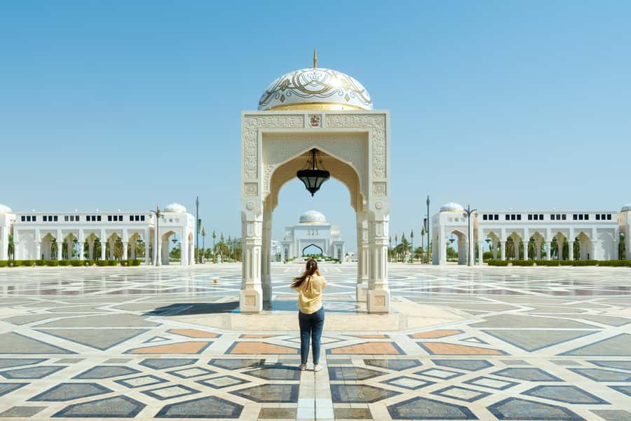 Dubai to Abu Dhabi Private Tour: Grand Mosque & Royal Palace - Etihad Towers for the best city views