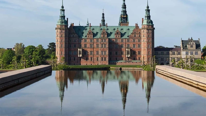Easy Pace Tour of Kronborg Castle and Frederiksborg Palace - Leaving Copenhagen in a small group