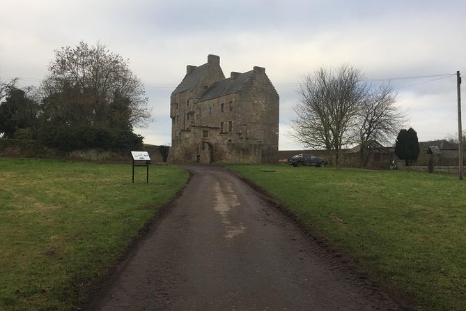 Edinburgh: The Outlander, Palaces & Jacobites Tour - Leaving Edinburgh and crossing the Firth of Forth